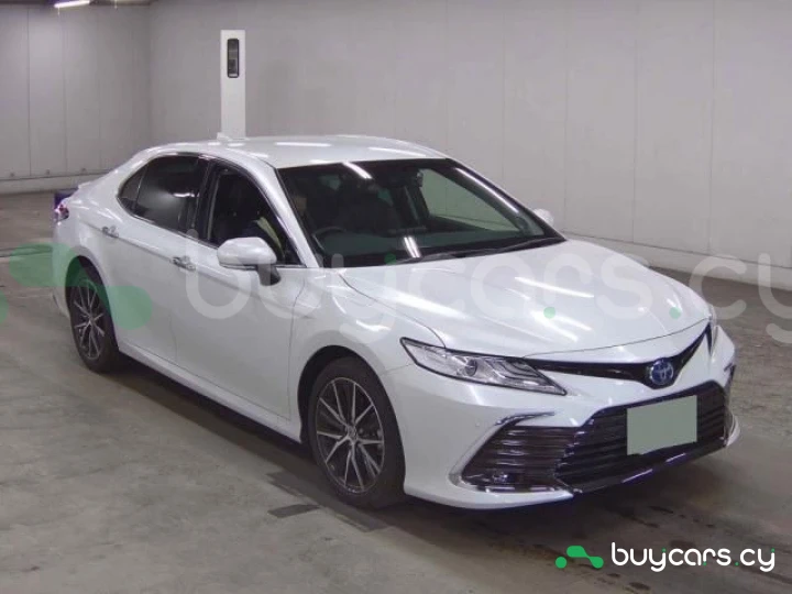 Toyota Camry Белый