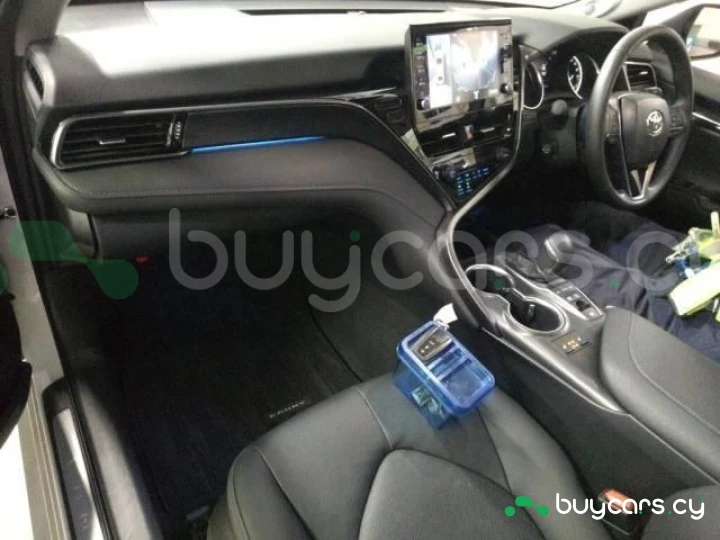 Toyota Camry Белый