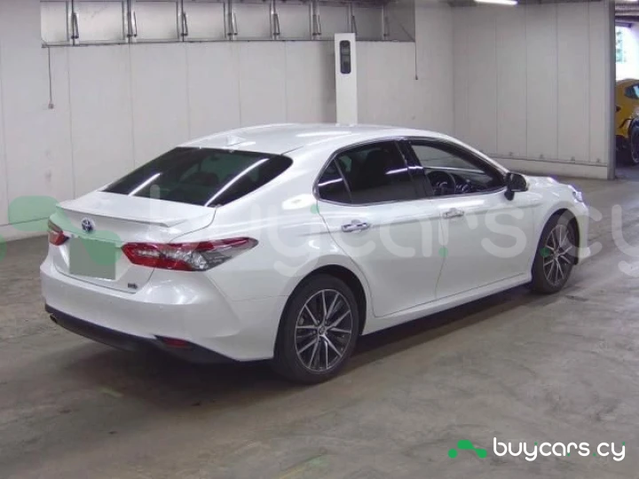 Toyota Camry Белый