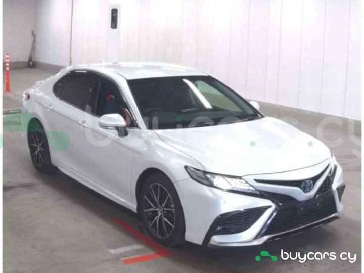 Toyota Camry Белый