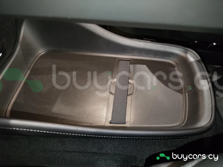 Mercedes EQS SUV White