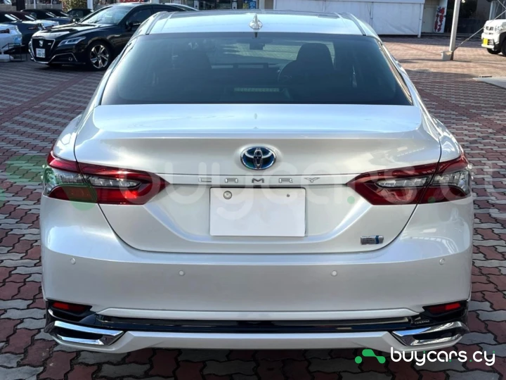 Toyota Camry White