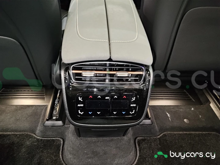 Mercedes EQS SUV White