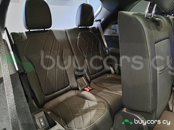 Mercedes EQS SUV White