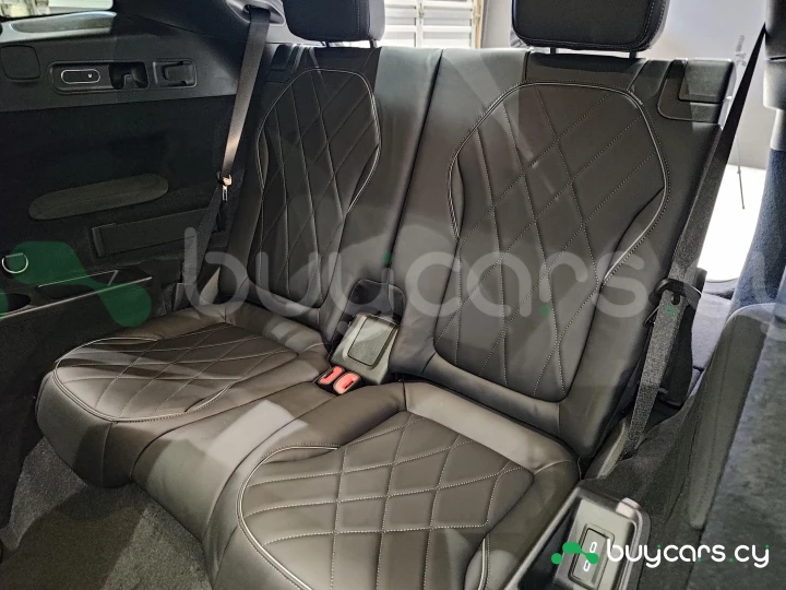 Mercedes EQS SUV White