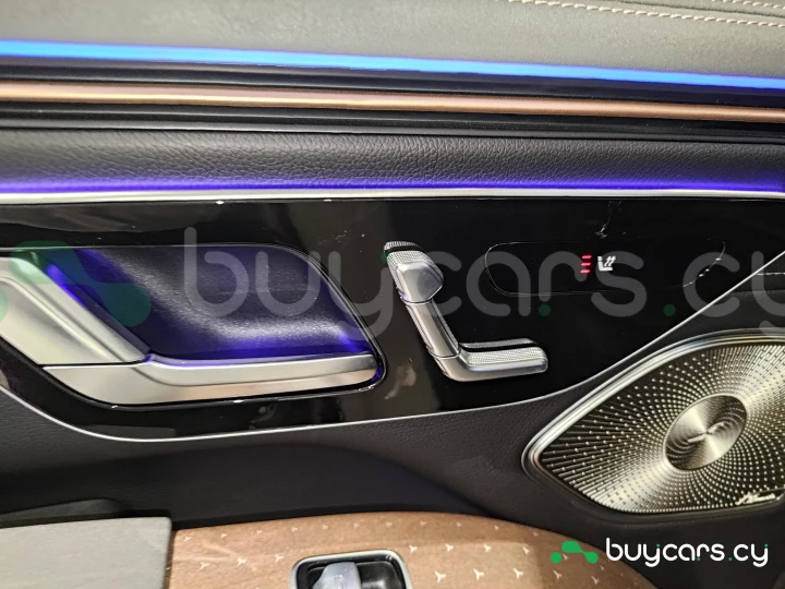 Mercedes EQS SUV White