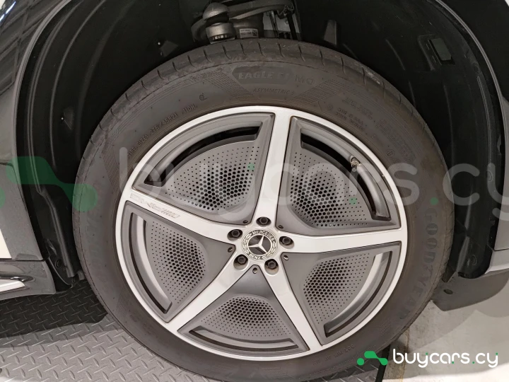 Mercedes EQS SUV White