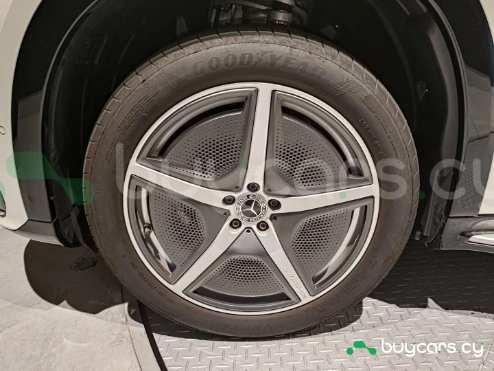 Mercedes EQS SUV White