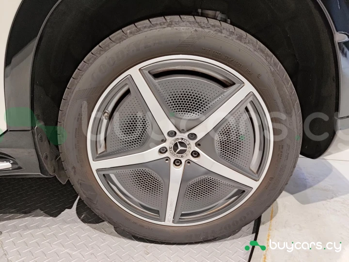 Mercedes EQS SUV White