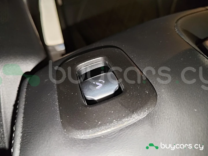 Mercedes EQS SUV White