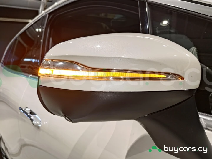 Mercedes EQS SUV White