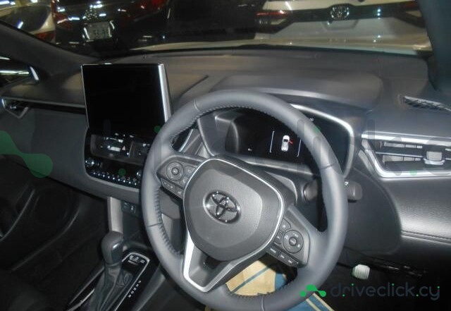 Toyota Corolla Cross Белый