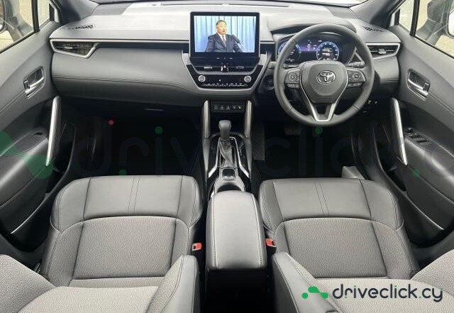 Toyota Corolla Cross Белый