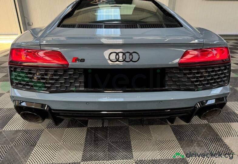 Audi R8 Grey