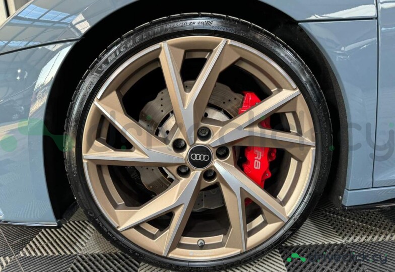 Audi R8 Grey