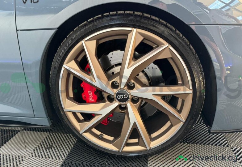 Audi R8 Grey