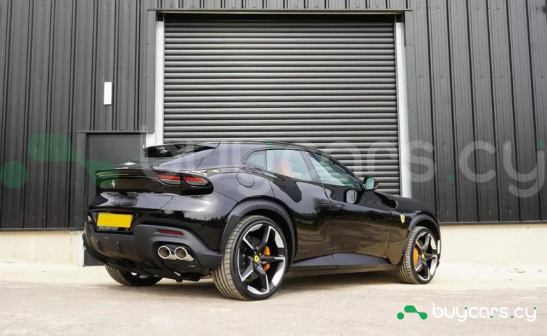 Ferrari Purosangue Черный