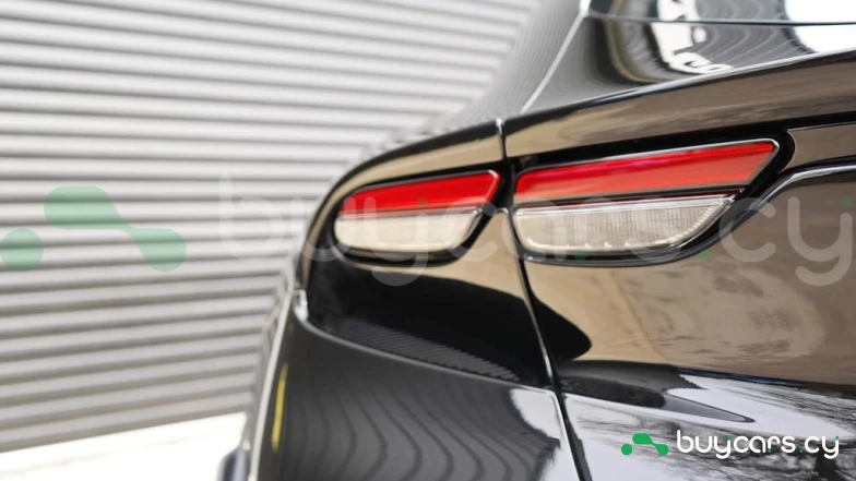 Ferrari Purosangue Черный