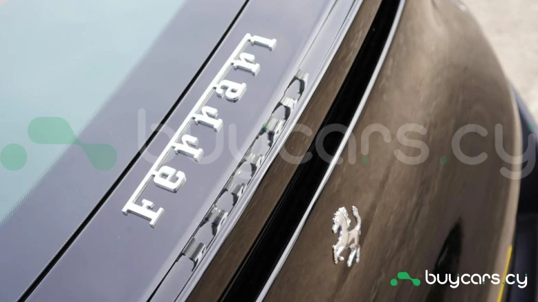 Ferrari Purosangue Черный