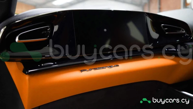 Ferrari Purosangue Черный