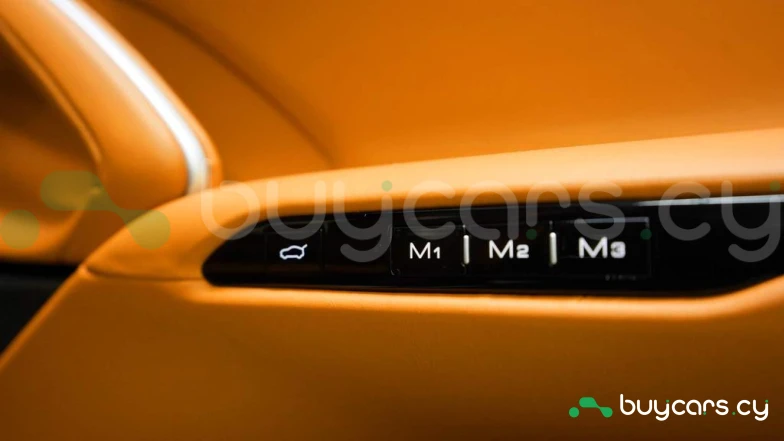 Ferrari Purosangue Черный