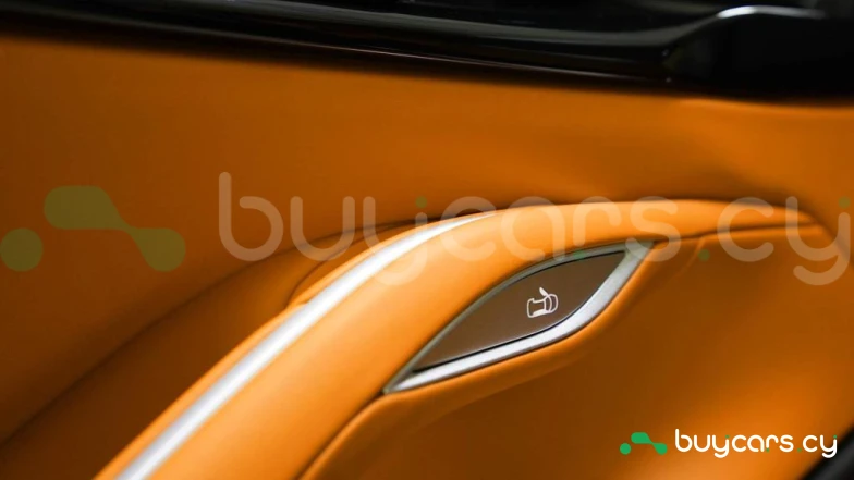 Ferrari Purosangue Черный