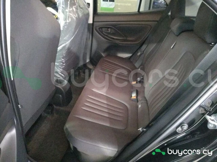 Toyota Yaris Cross Черный