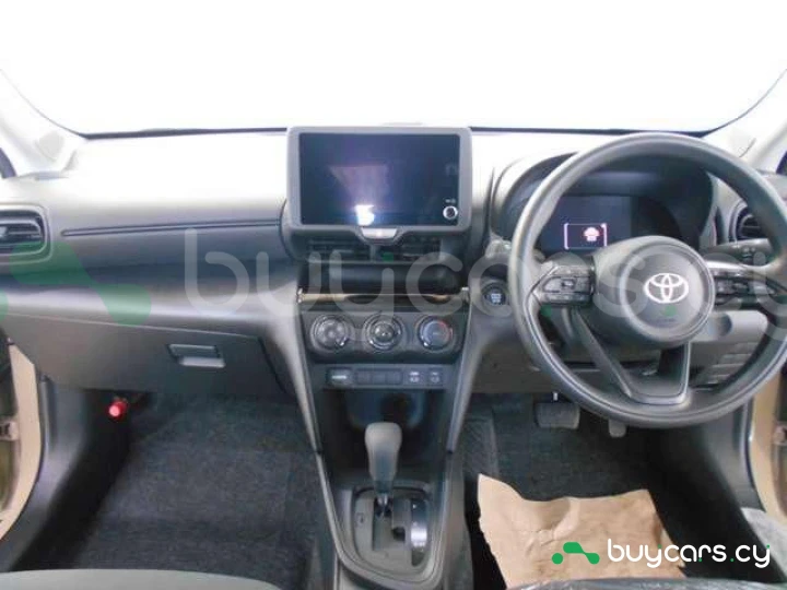 Toyota Yaris Cross Бежевый