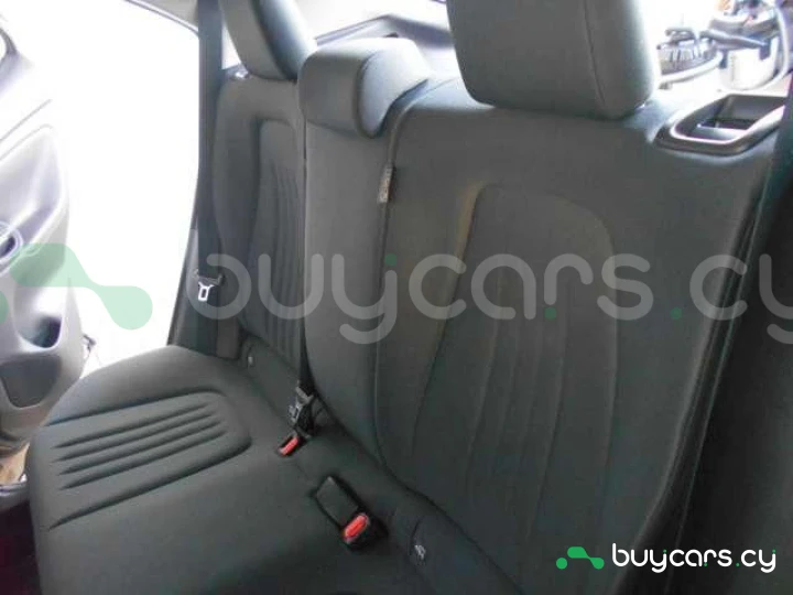 Toyota Yaris Cross Бежевый