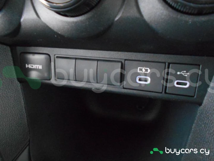 Toyota Yaris Cross Бежевый