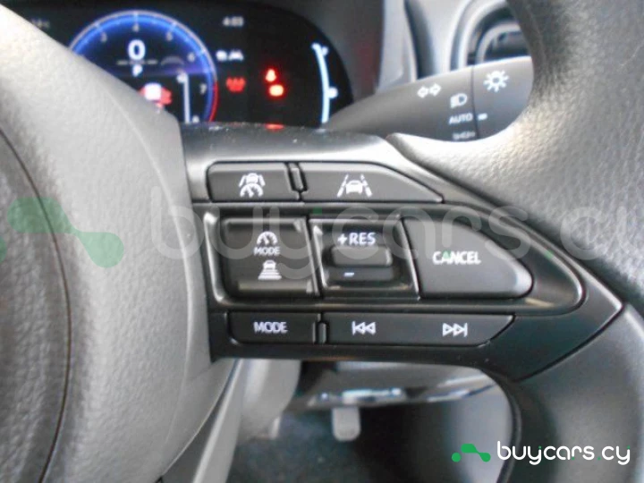 Toyota Yaris Cross Бежевый