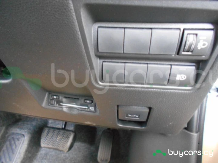 Toyota Yaris Cross Бежевый