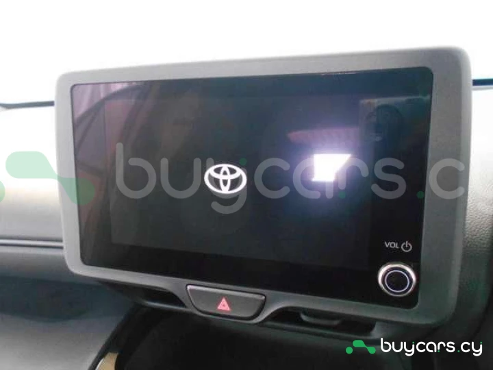 Toyota Yaris Cross Бежевый