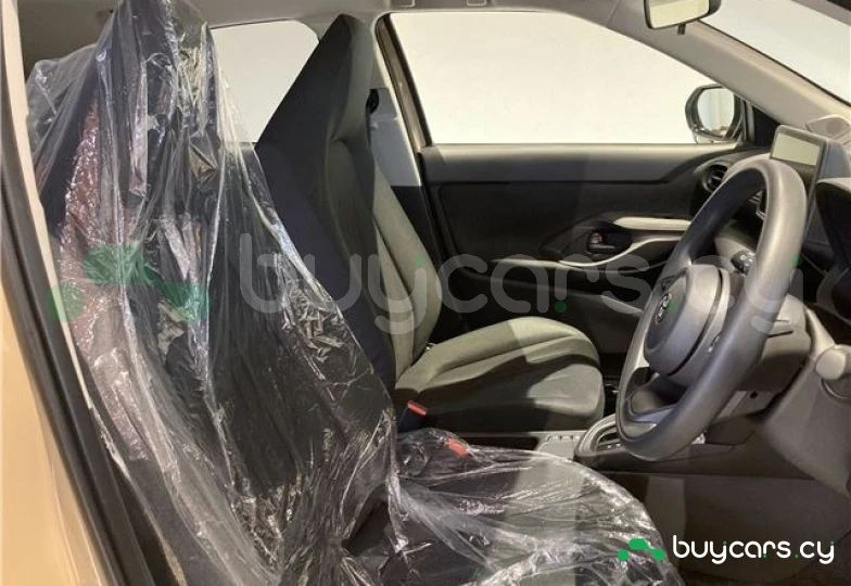 Toyota Yaris Cross Beige