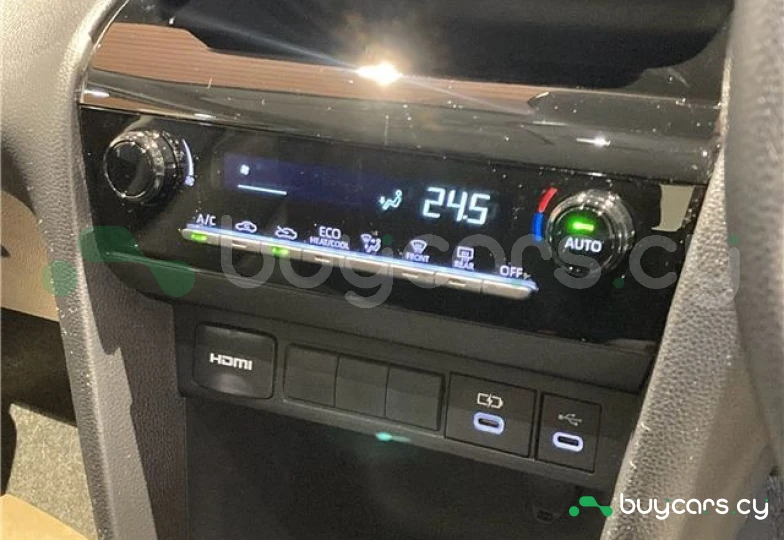 Toyota Yaris Cross Beige