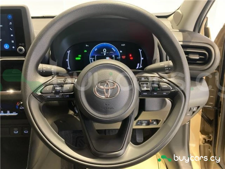 Toyota Yaris Cross Beige