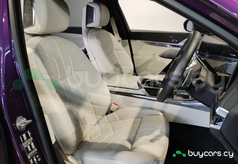 BMW 7 series Фиолетовый