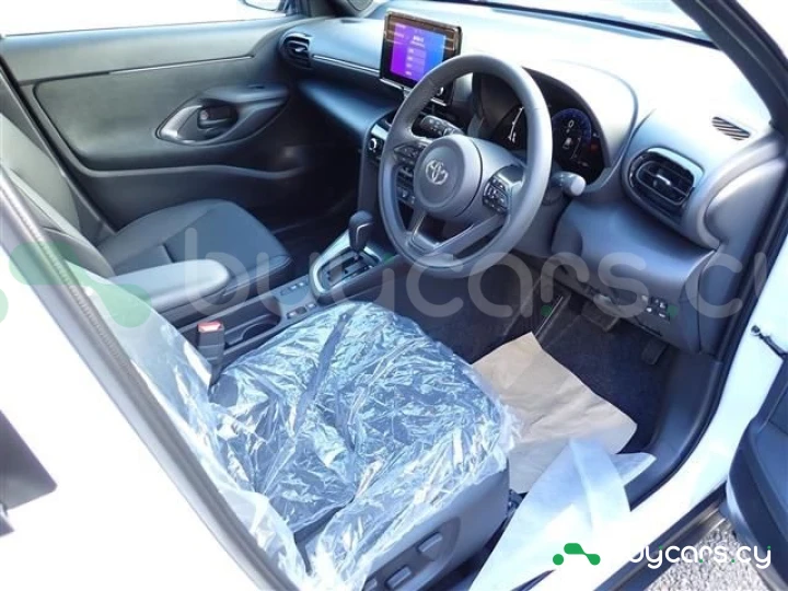 Toyota Yaris Cross Черный