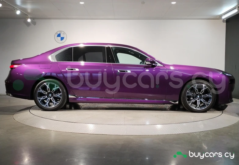 BMW 7 series Фиолетовый