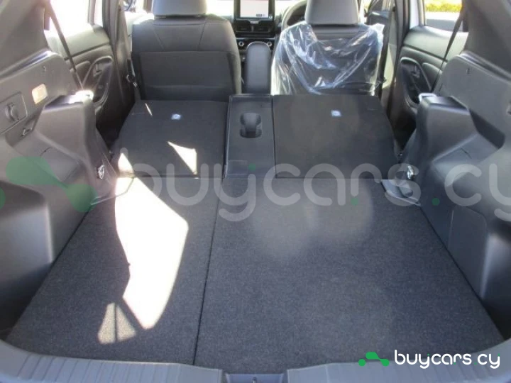 Toyota Yaris Cross White