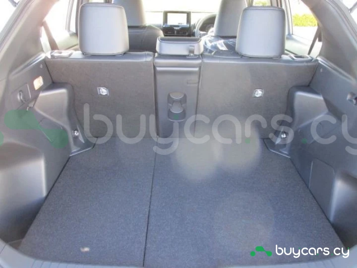 Toyota Yaris Cross White