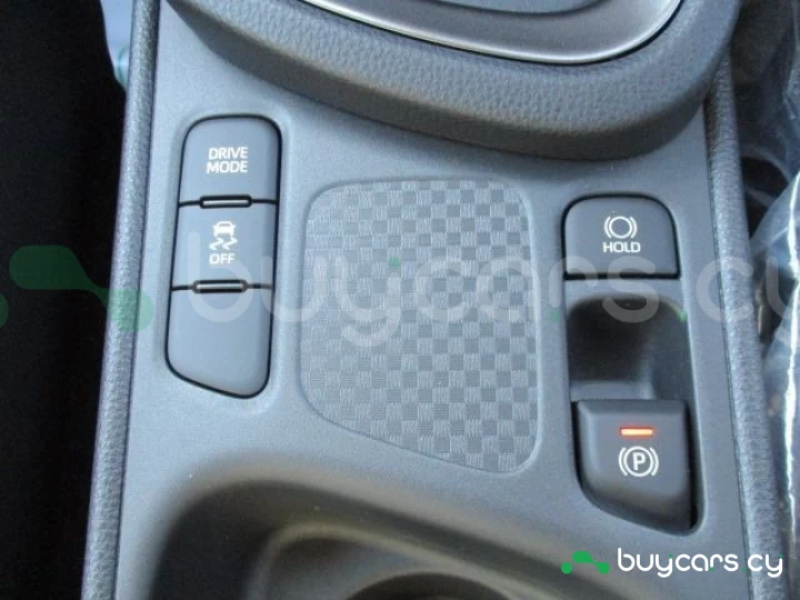 Toyota Yaris Cross White