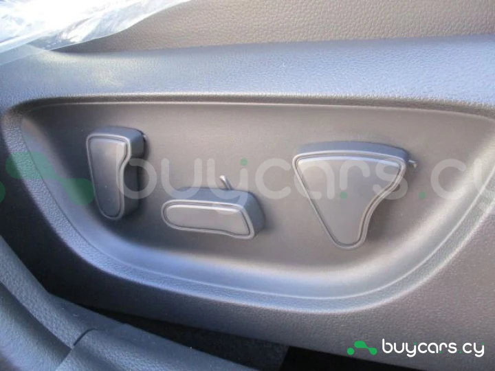 Toyota Yaris Cross White