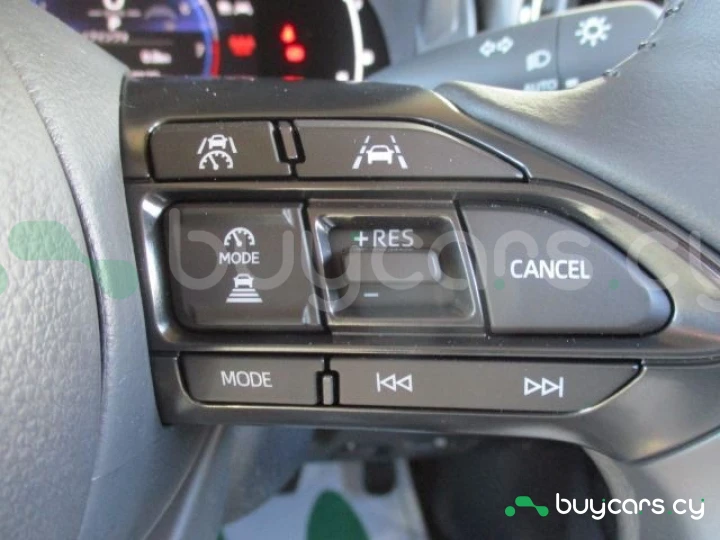 Toyota Yaris Cross White