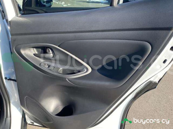 Toyota Yaris Cross Белый