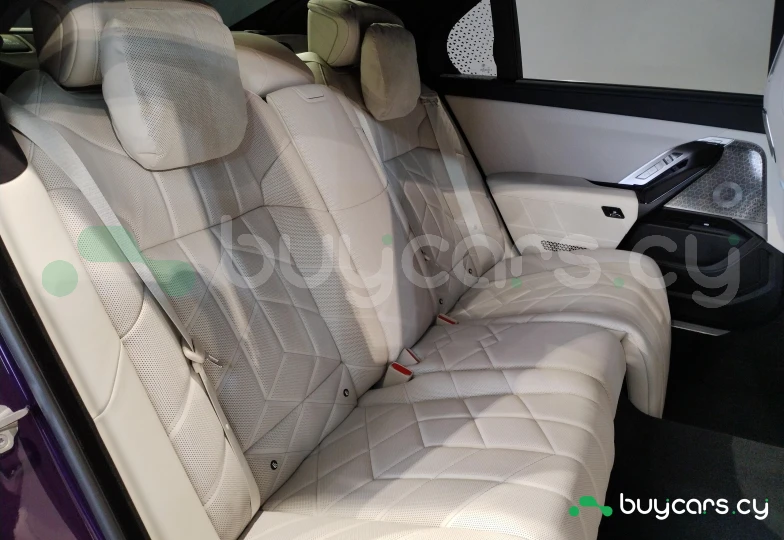 BMW 7 series Фиолетовый