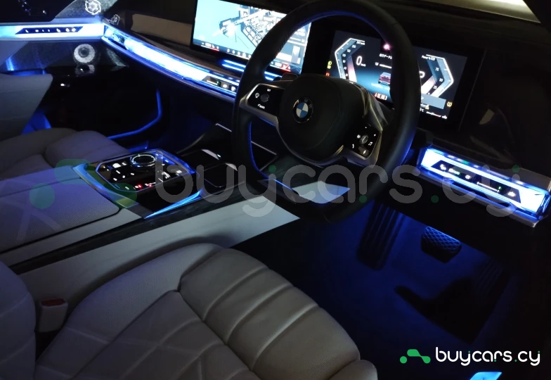 BMW 7 series Фиолетовый