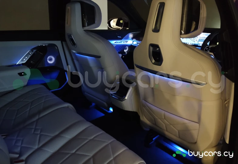 BMW 7 series Фиолетовый