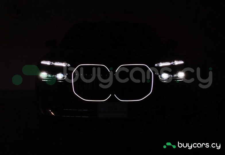 BMW 7 series Фиолетовый