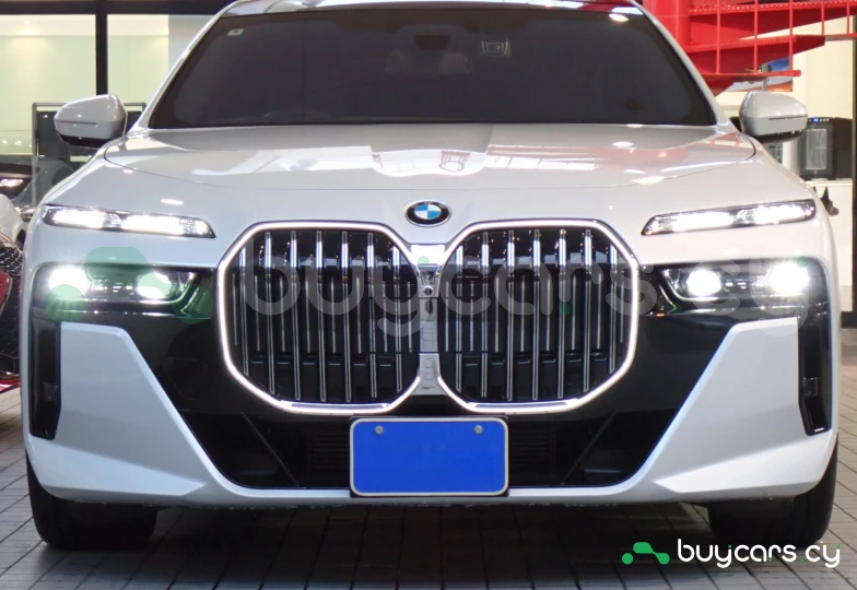 BMW 7 series Белый